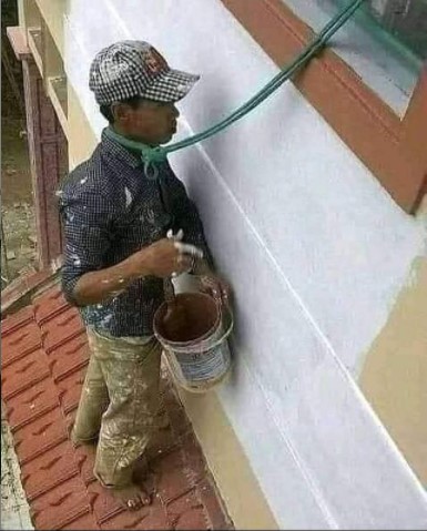 Tukang Bangunan yang kurang kordinasi dan gagal focus ikin ngakak